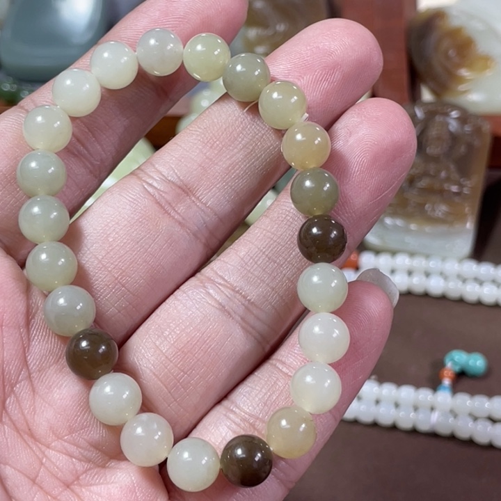 颈饰未镶嵌和田玉