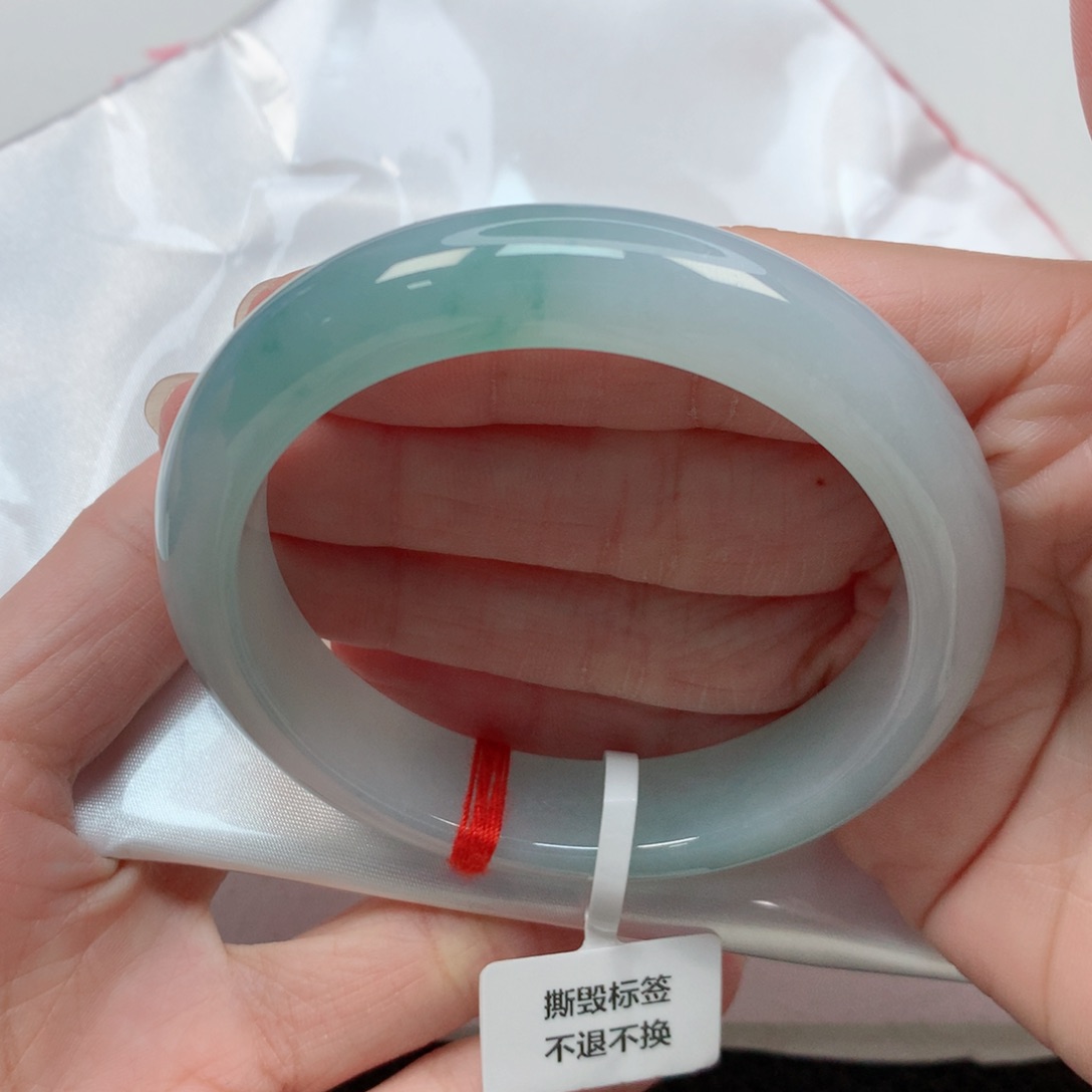 翡翠手镯未镶嵌57圈 蓝底飘花 无包容 冰胶推荐