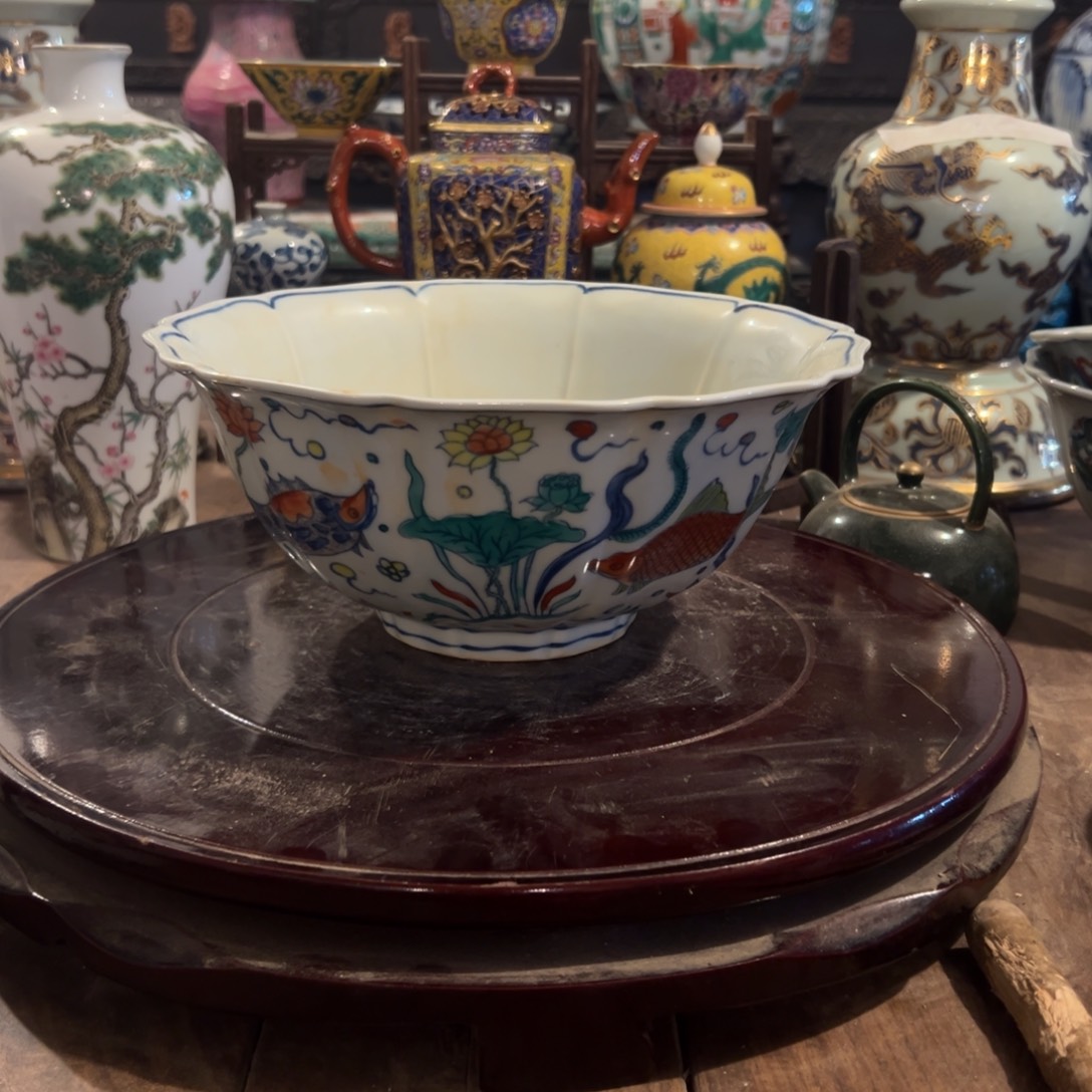 十***汉精品店的生意也越来越好