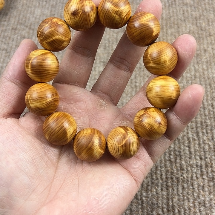 木放****路太行崖柏2.0龙胆闪电。。。。。