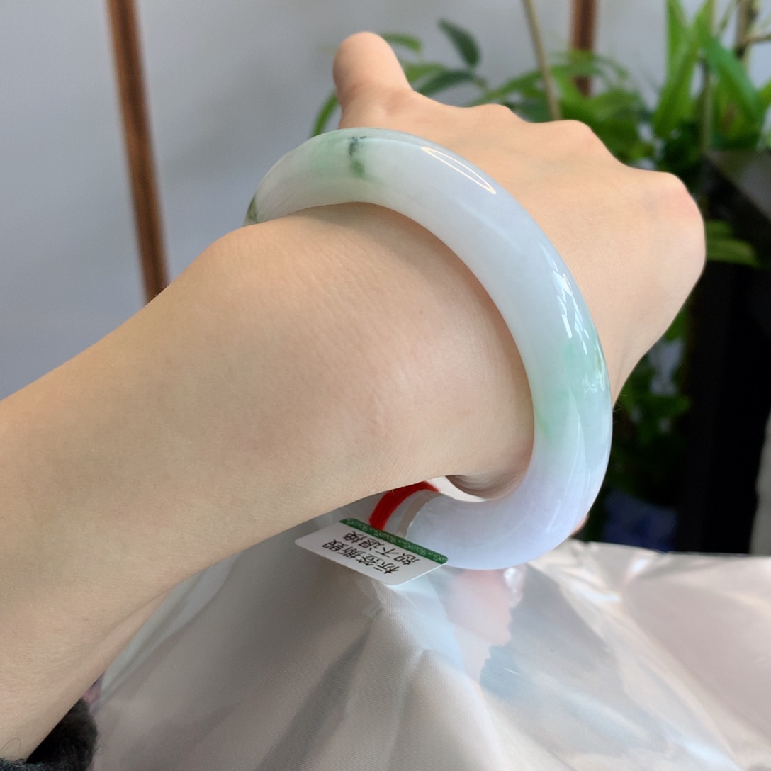 翡翠手镯未镶嵌57.4胖圆无纹裂