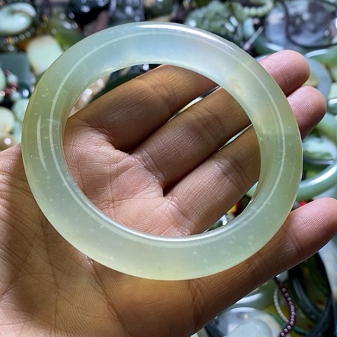 岫玉手镯未镶嵌60口径