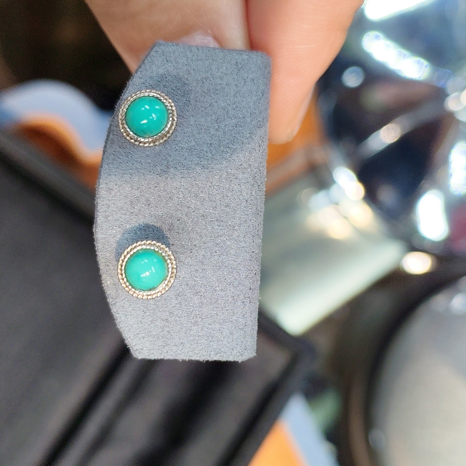 天然绿松石银镶嵌耳钉