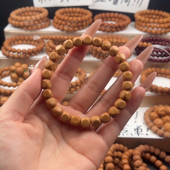 s***l猴头核桃吊坠微瑕7.9尺寸大面六方