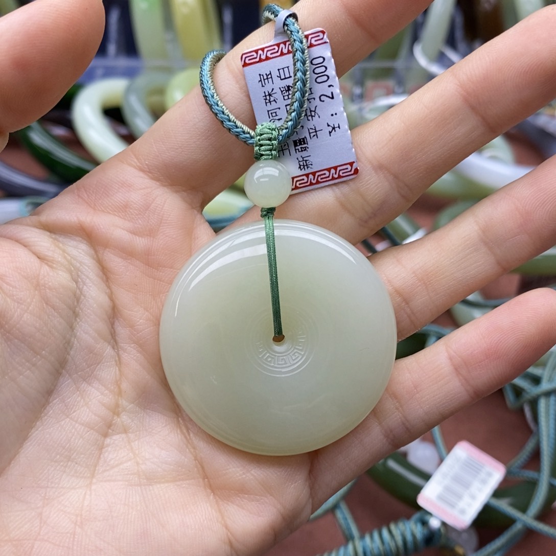 馨***、和田玉未镶嵌挂件