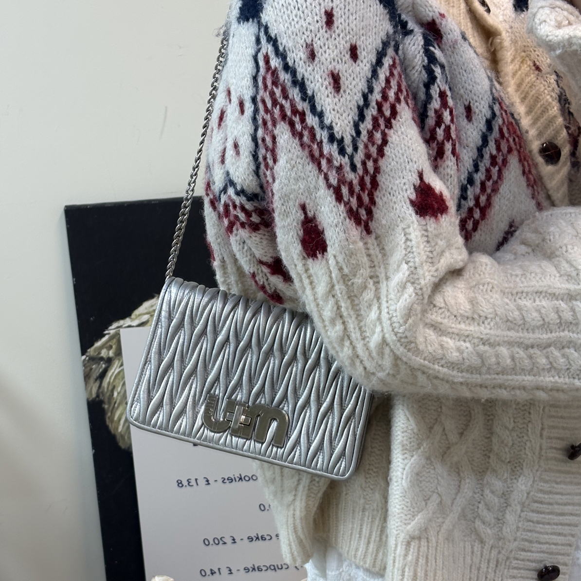 95新 MIU MIU/缪缪 银色皱褶斜挎包