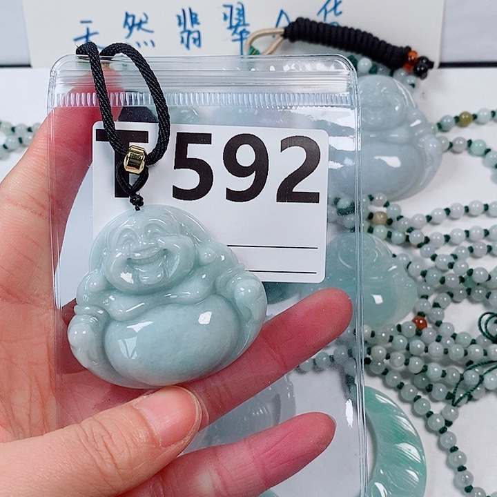 翡翠颈饰未镶嵌天然