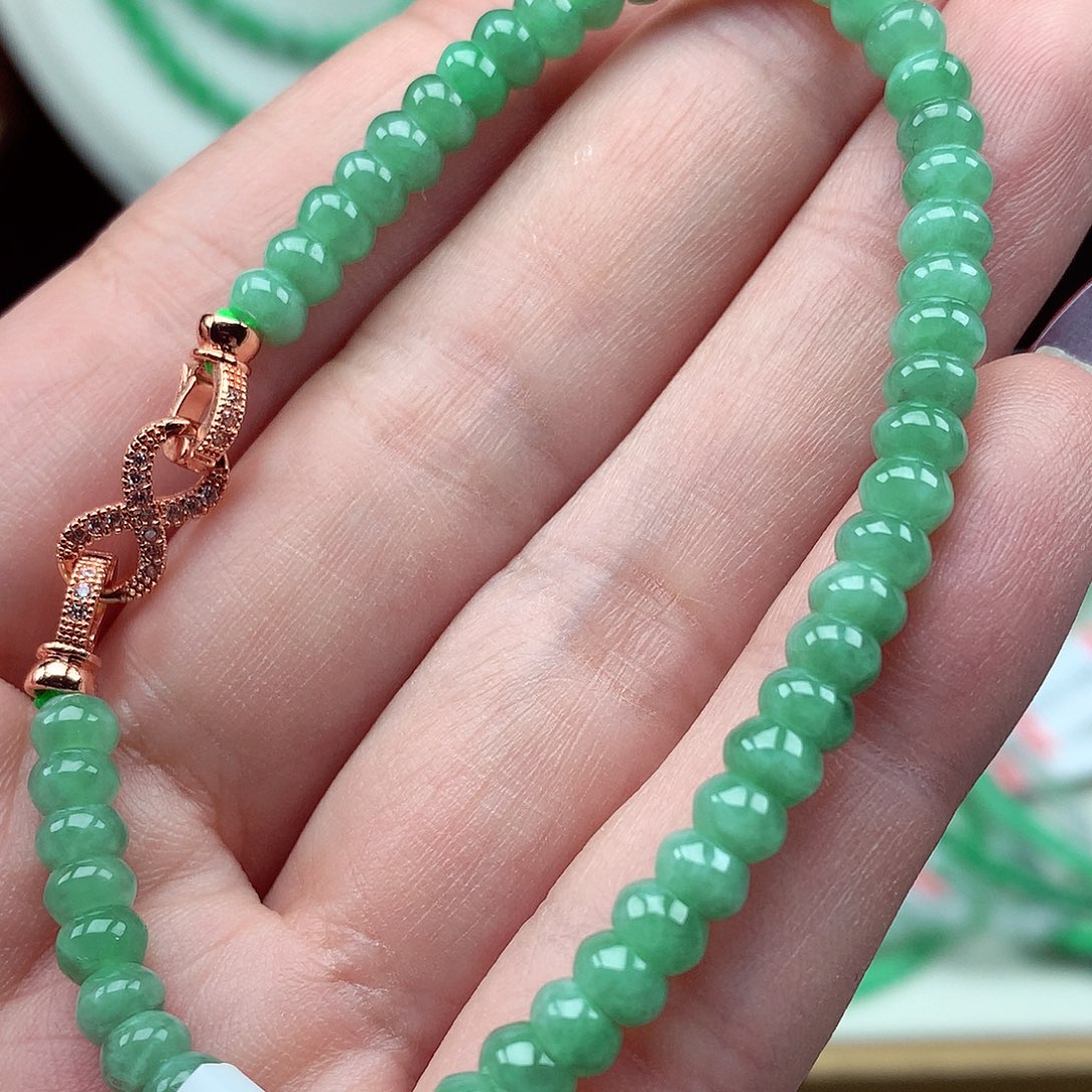 翡翠未镶嵌毛衣链