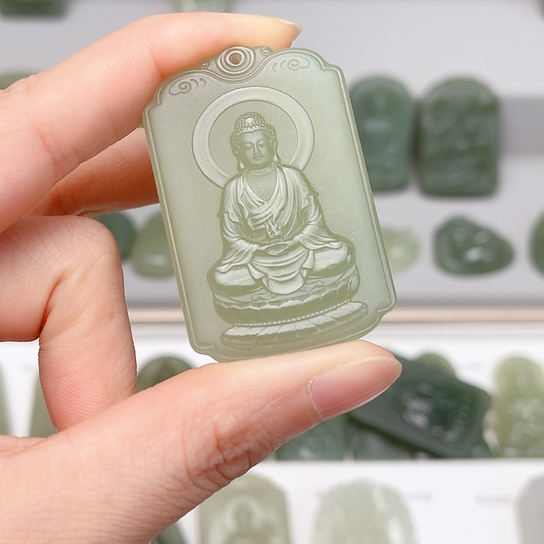 和田玉未镶嵌颈饰牛*哄