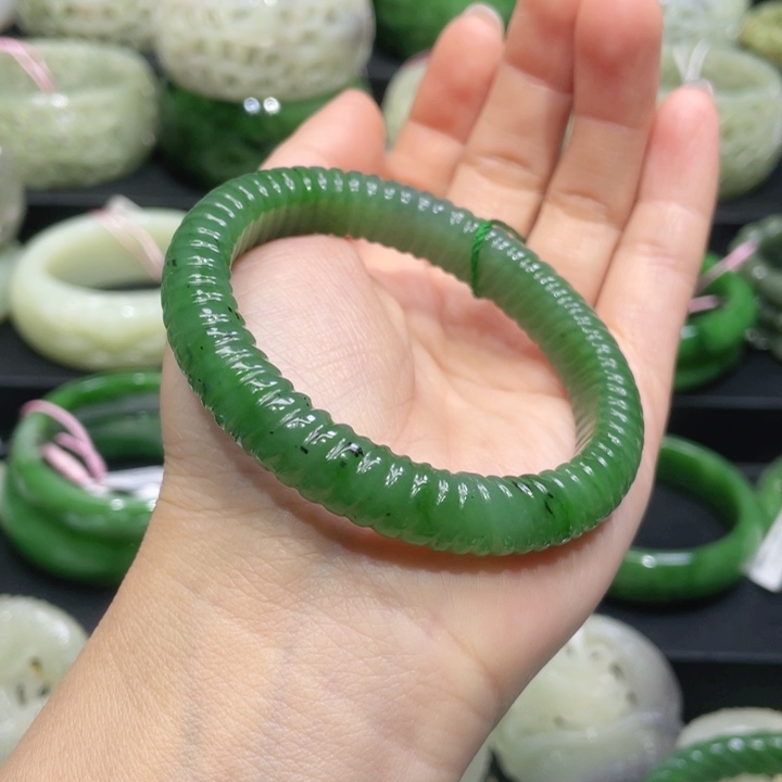 和田玉手镯55圈口 编号77未镶嵌