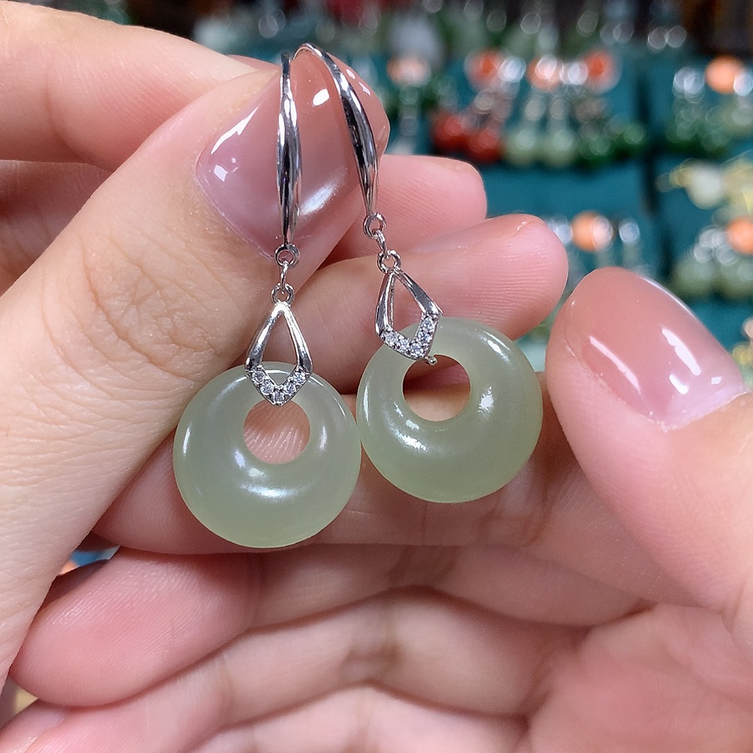 和田玉银S925镶嵌耳饰卡15.7左右