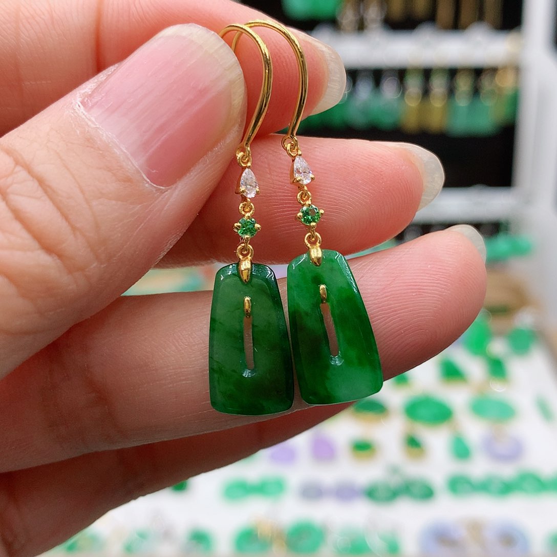 翡翠耳饰18K金镶嵌的