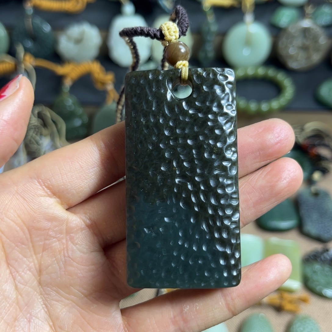 和田玉（糖玉）未镶嵌颈饰