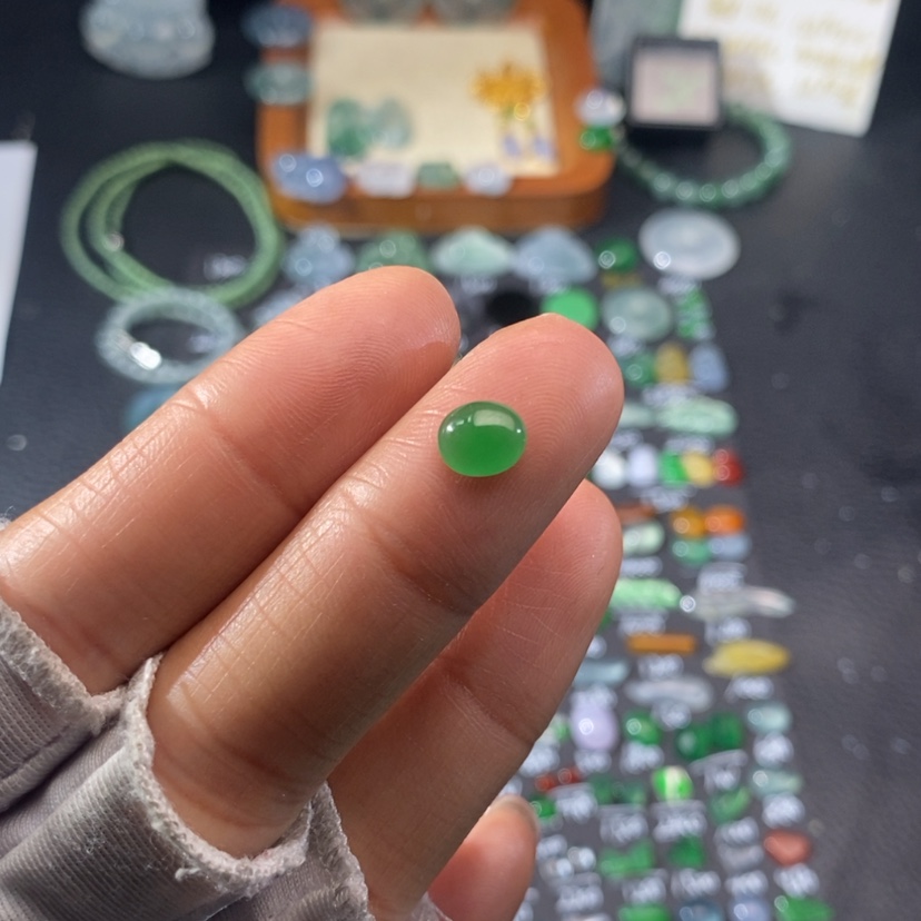 【闪购商品】翡翠挂件未镶嵌蛋
