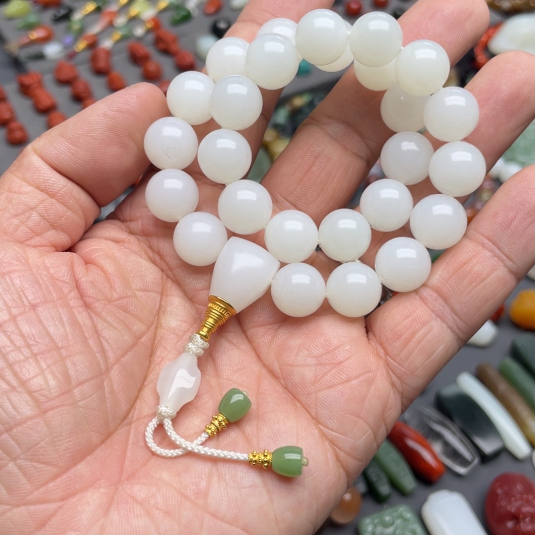 無***·和田玉未镶嵌颈饰