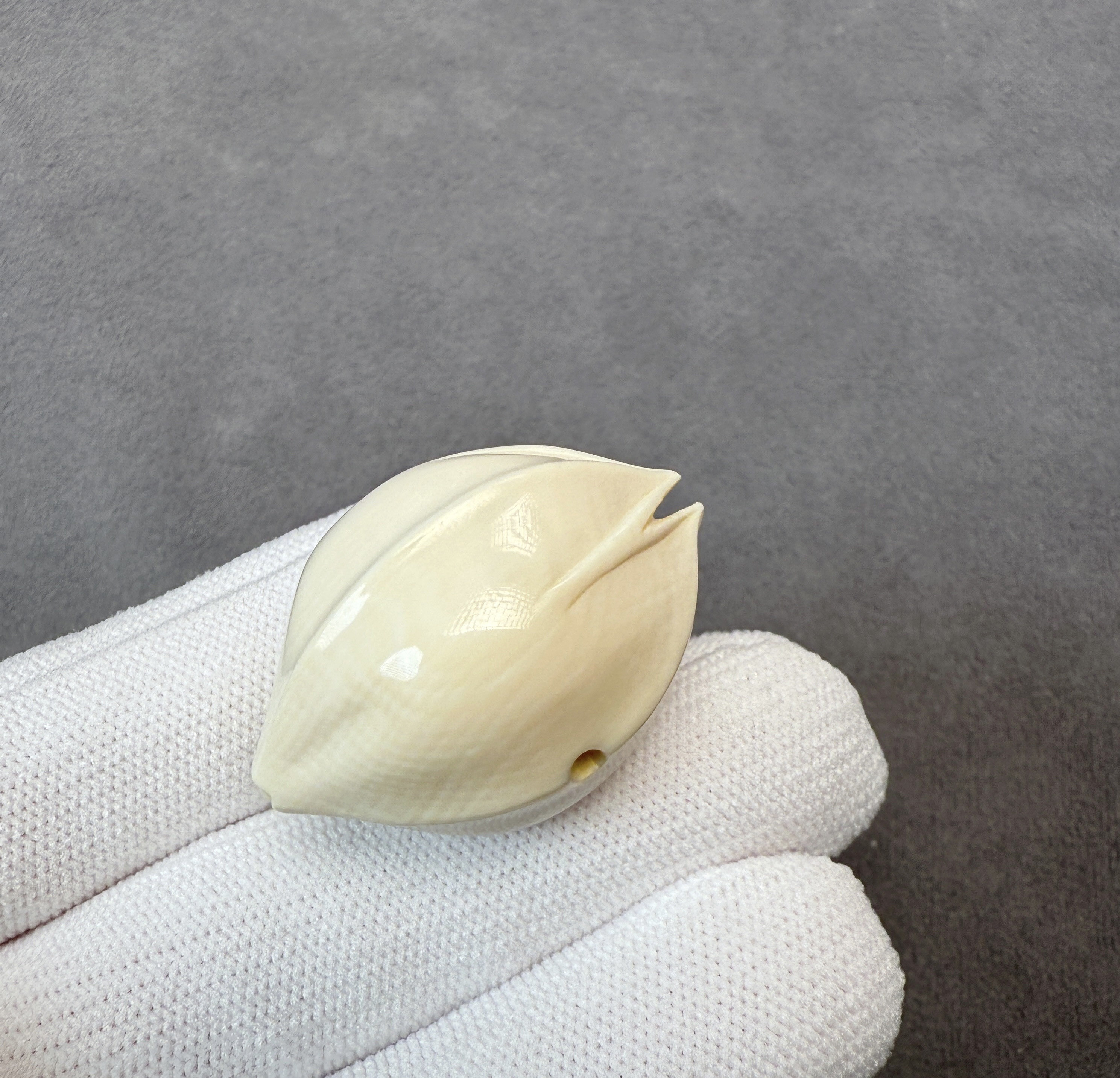 天然猛犸象牙雕刻梅林铁核橄榄核四花三通佛头配饰【5A全品】