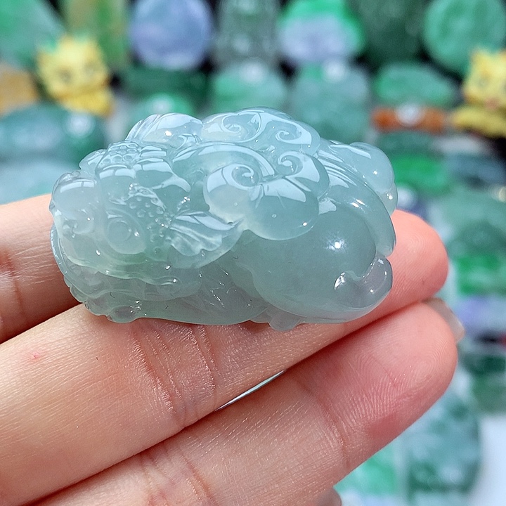 翡翠颈饰未镶嵌翡翠