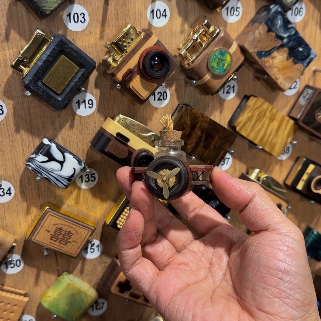 白***士明铬原木定制文创伴手礼