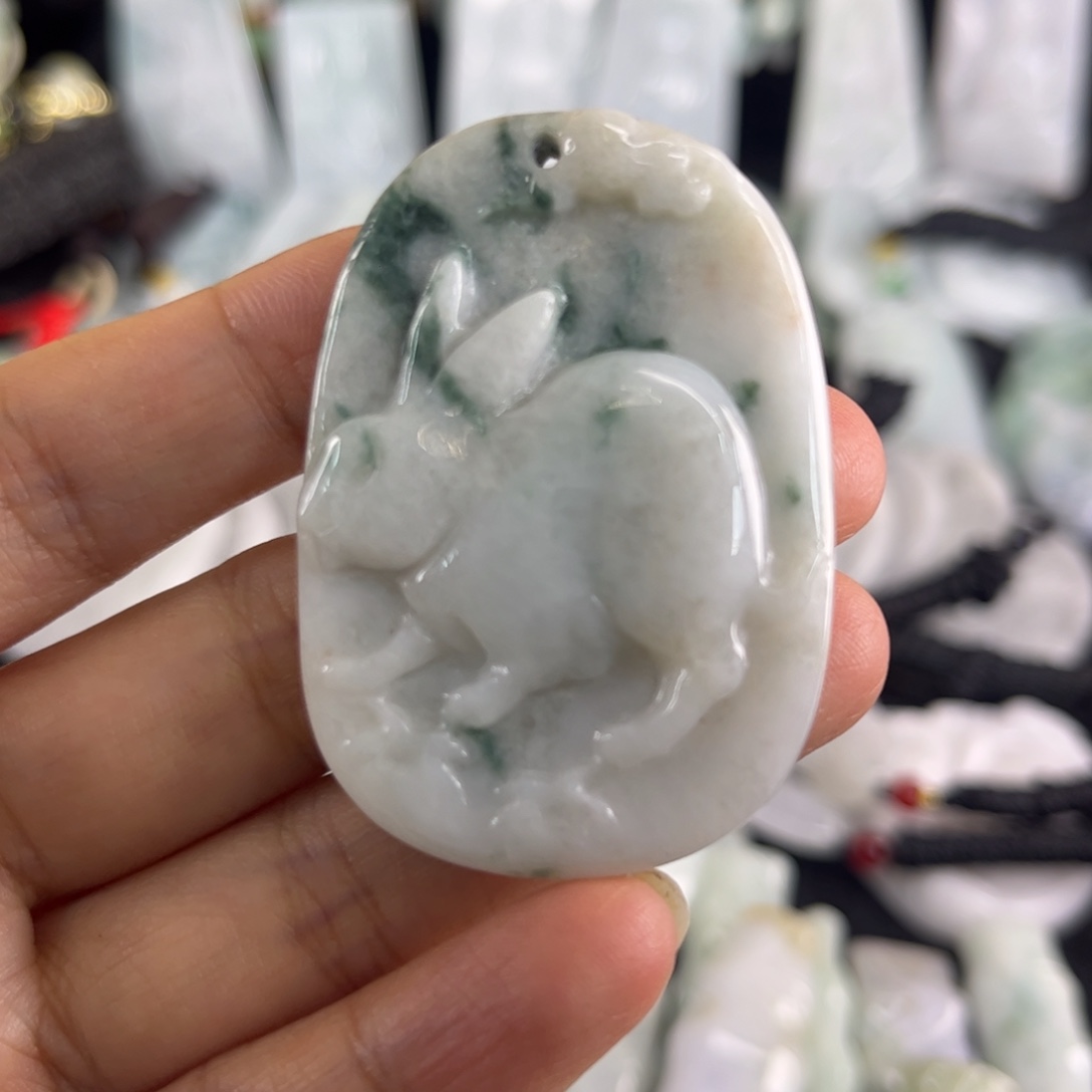 翡翠未镶嵌吊坠(不含链)瑕疵