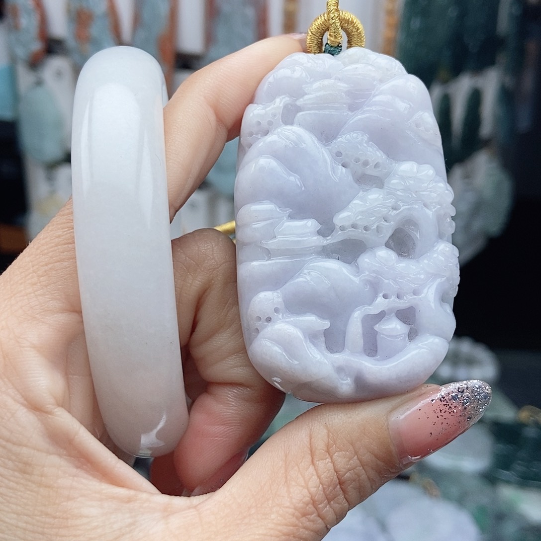 翡翠颈饰未镶嵌翡翠