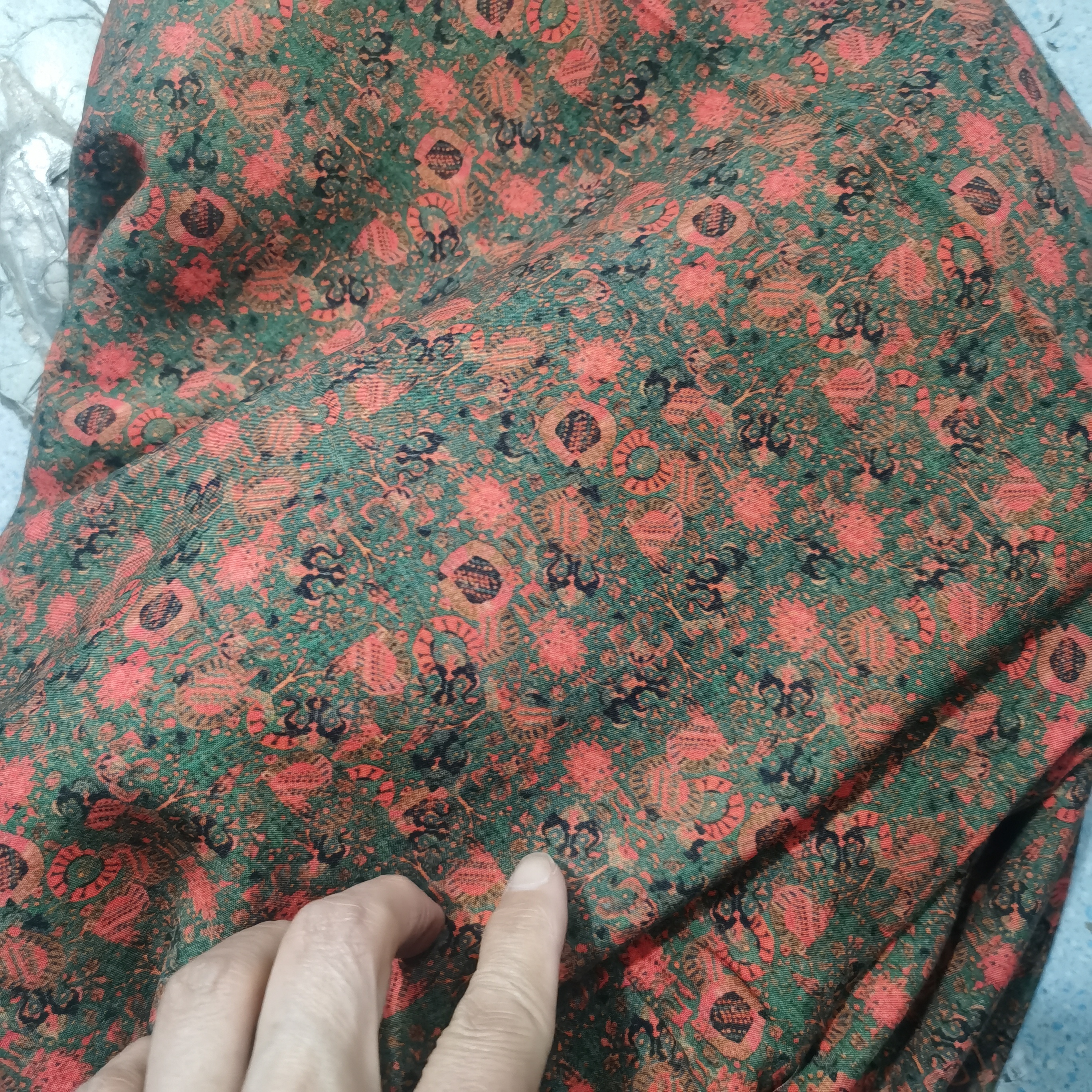 彩云缎布料小花2.5米布头