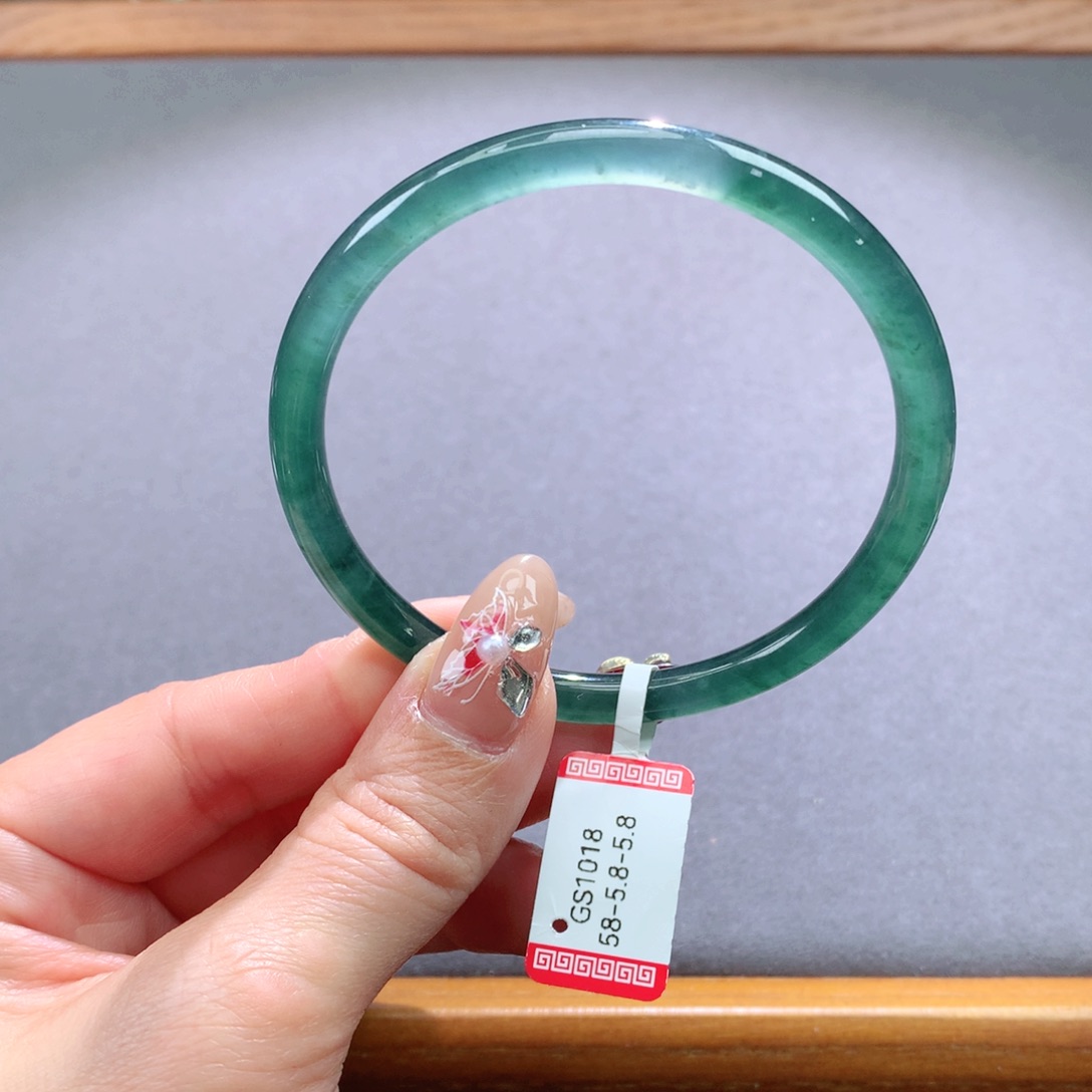 翡翠手镯未镶嵌天然翡翠手镯叮当镯