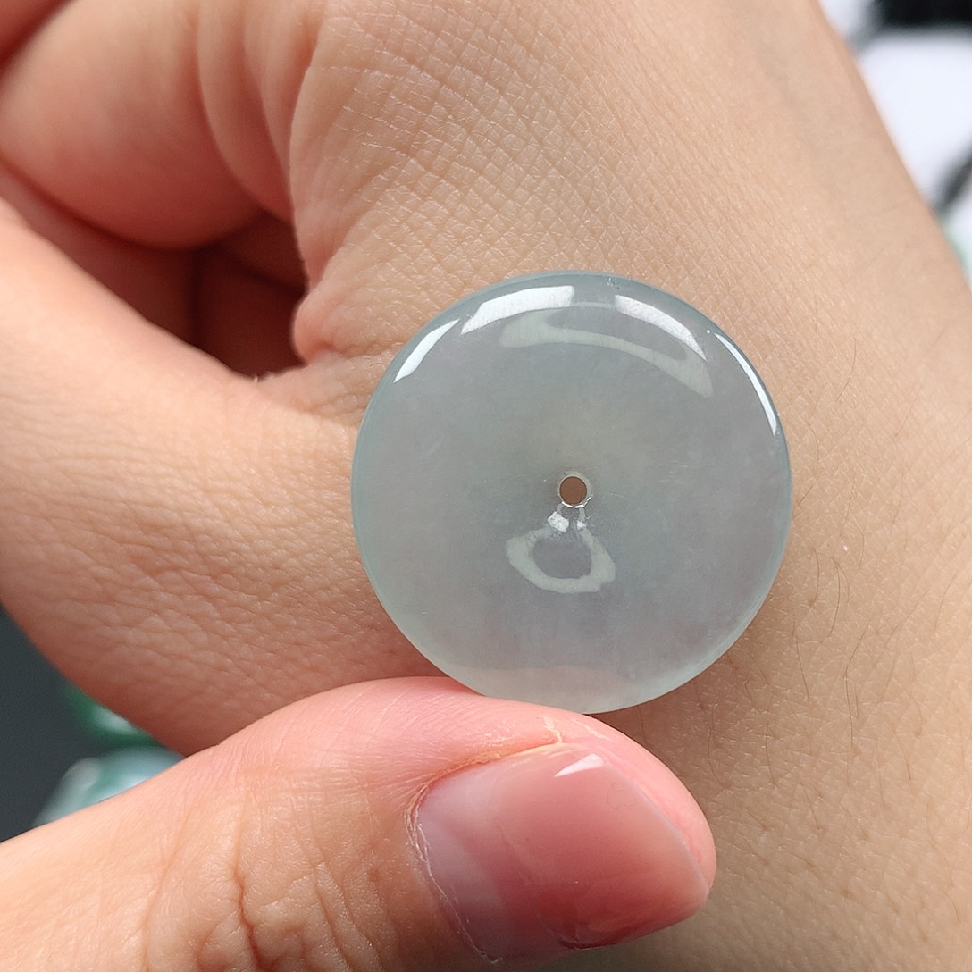 翡翠颈饰未镶嵌平安