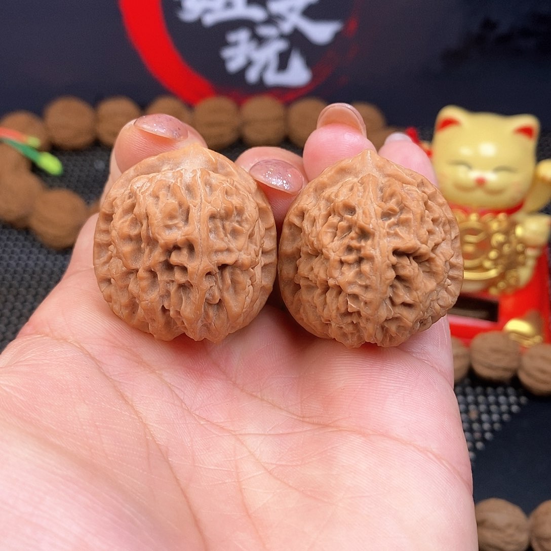 文玩核桃吊坠33尺荔枝纹全品