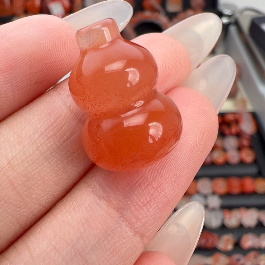 南红玛瑙未镶嵌颈饰葫芦