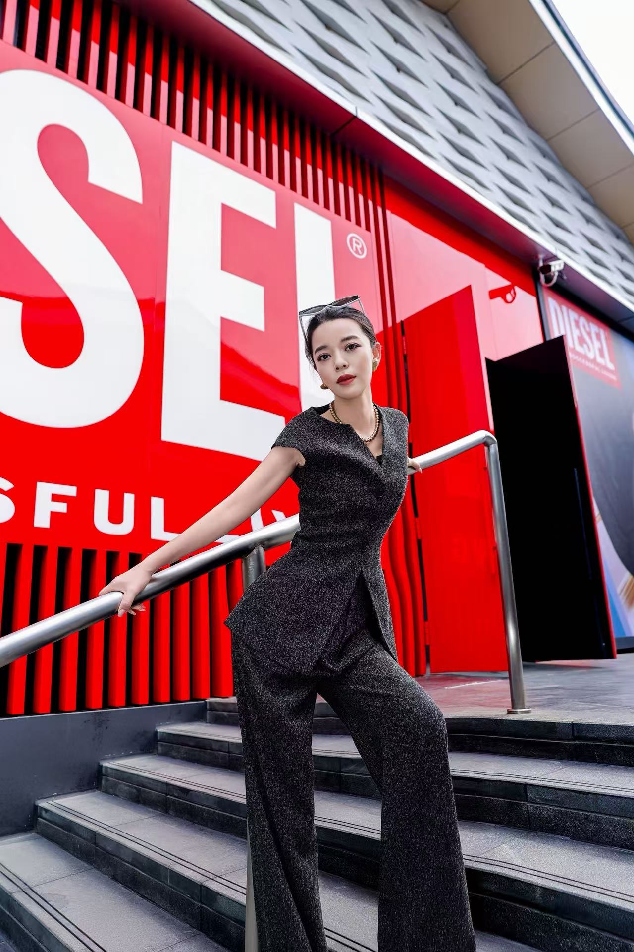 【大媛家]（29-49)南油高端精品孤品女装套装气质显瘦黑色裤子