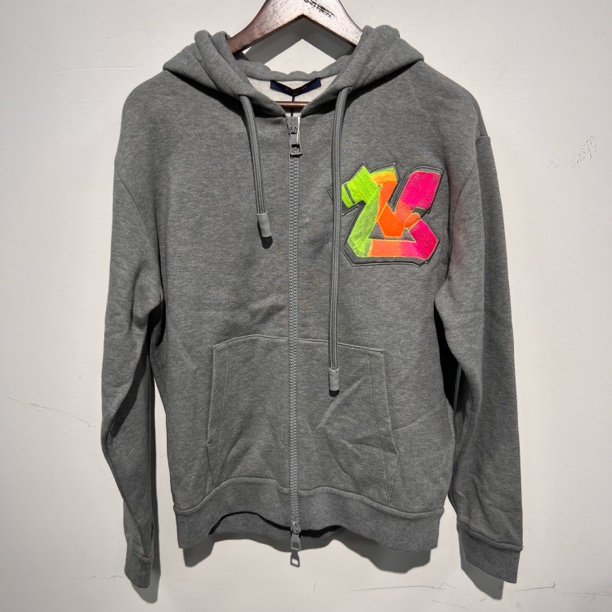 99新 LouisVuitton/路易威登 99新带吊Lv霓虹刺绣logo外套尺码：S 