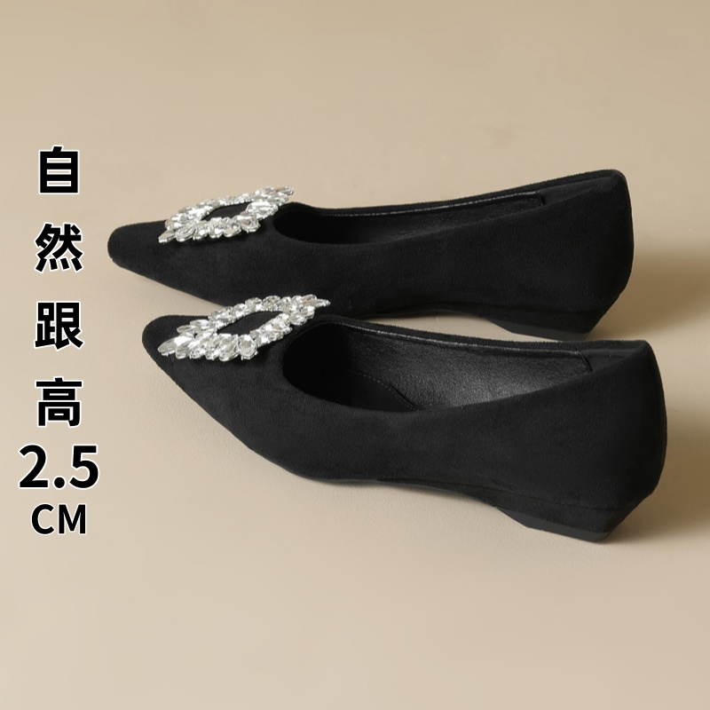 法式尖头平底单鞋女2025春季新款黑色水钻气质瓢鞋大码女鞋41到43