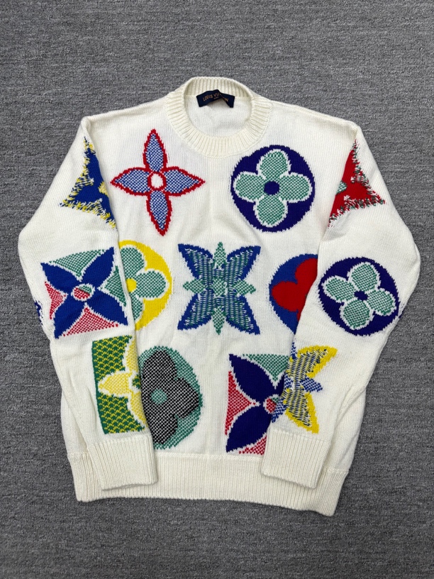Xs lv 三花毛衣 全新