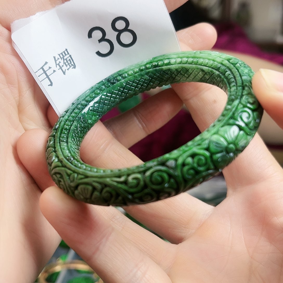 翡翠手镯未镶嵌手镯54.8