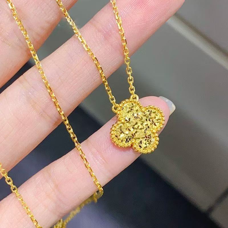 Y-6303   时尚轻奢精工碎冰冰四叶草套链 GC5层金工艺 + 专柜礼盒