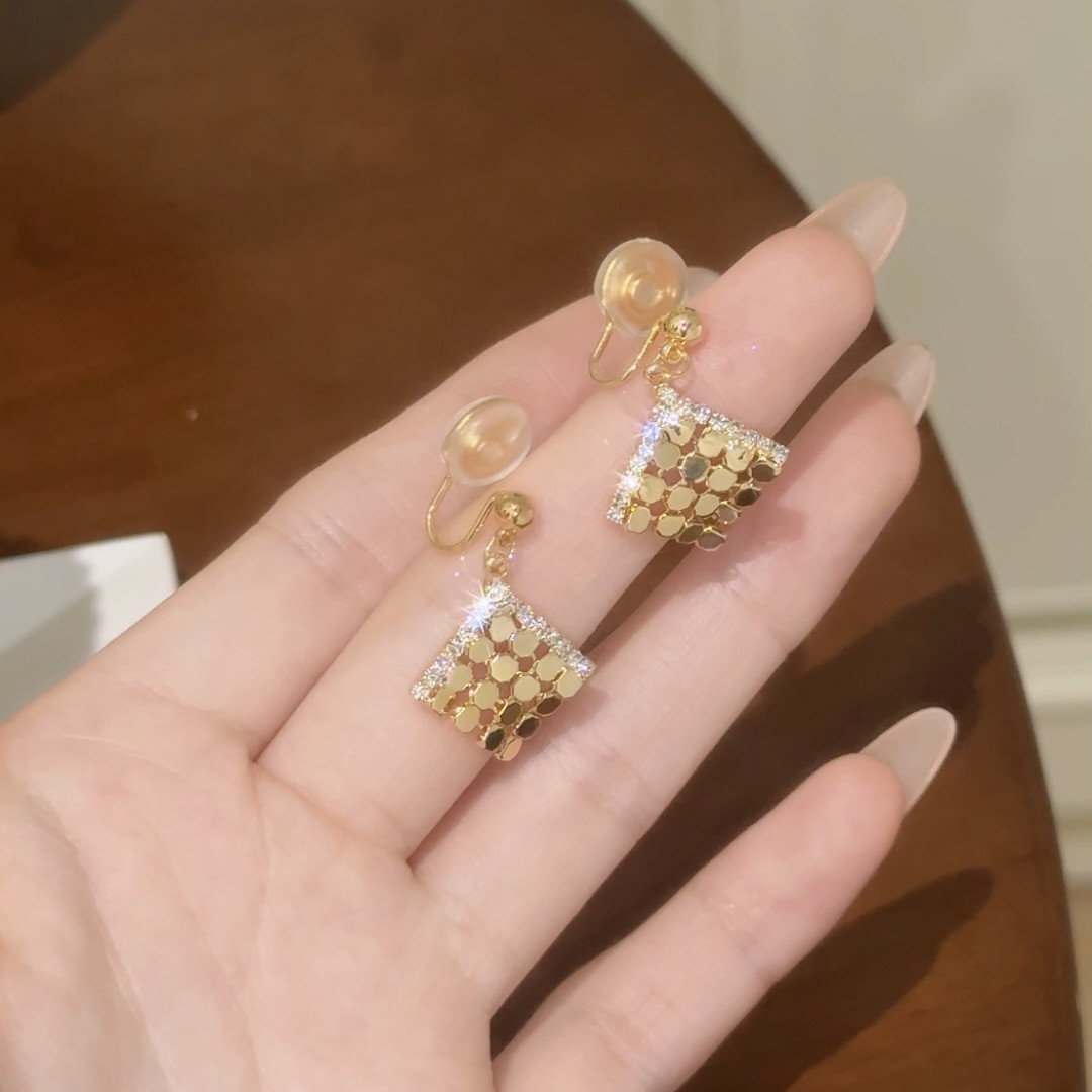 铜合金耳饰 碎冰冰~爆闪高级感几何菱形耳环独特气质耳饰蚊香盘