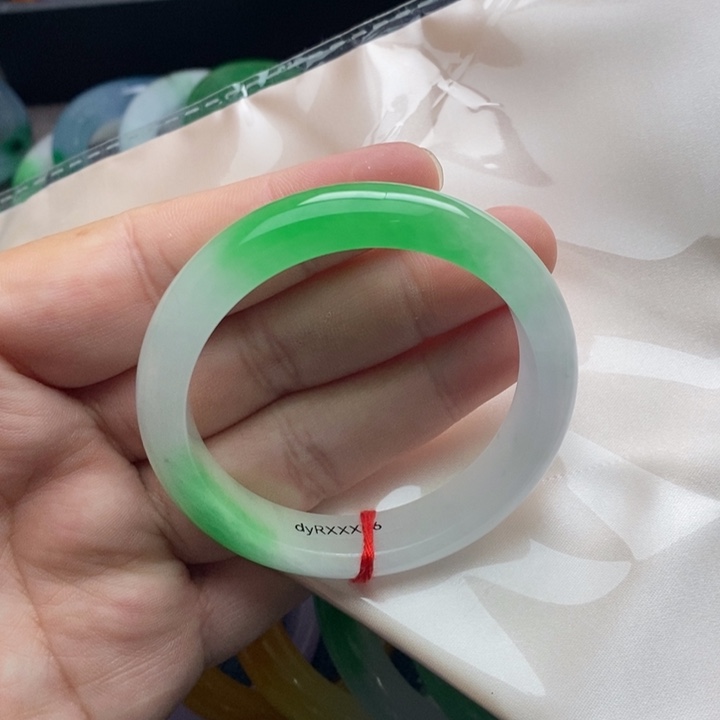 L***姐仿水晶非金属高端手镯05