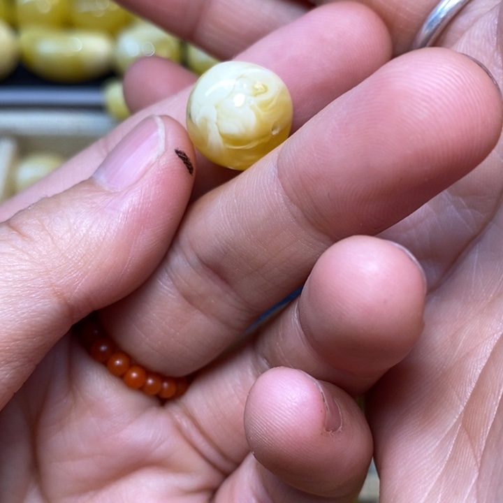 花***卷未镶嵌琥珀珠宝奇石