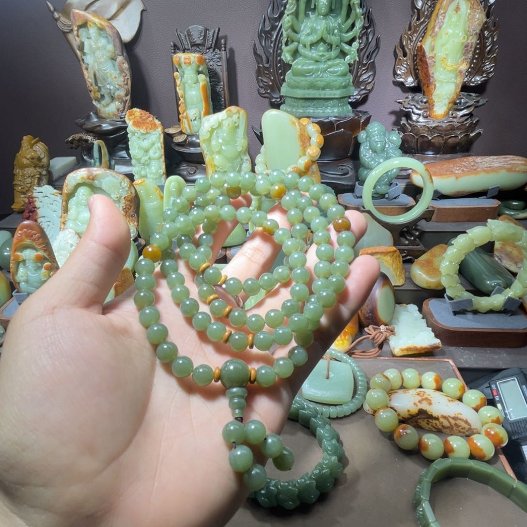 透闪石质玉108 卡8未镶嵌