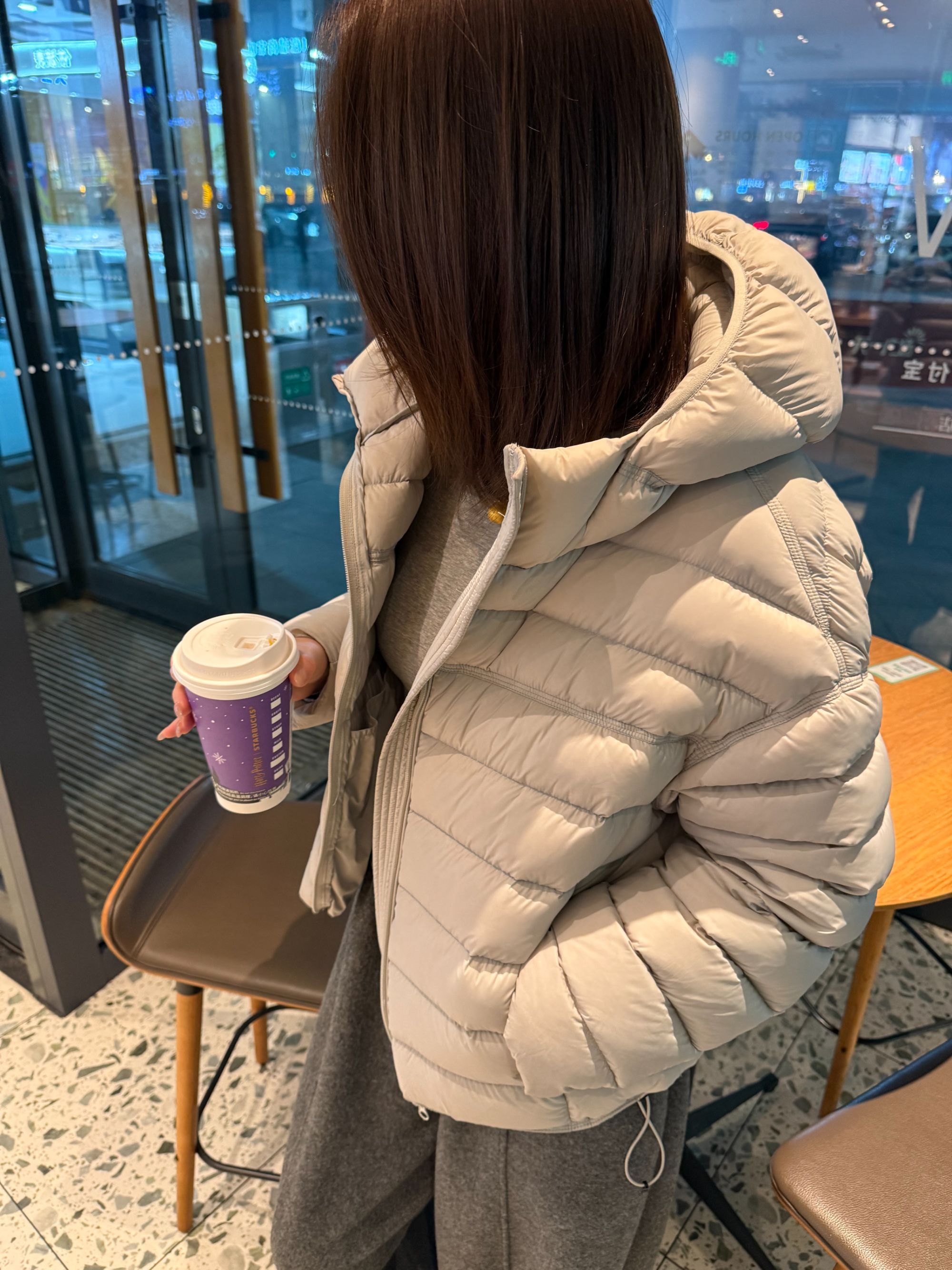 2025冬季新款排骨羽绒服女轻薄泡芙短款白鸭绒保暖连帽外套25151