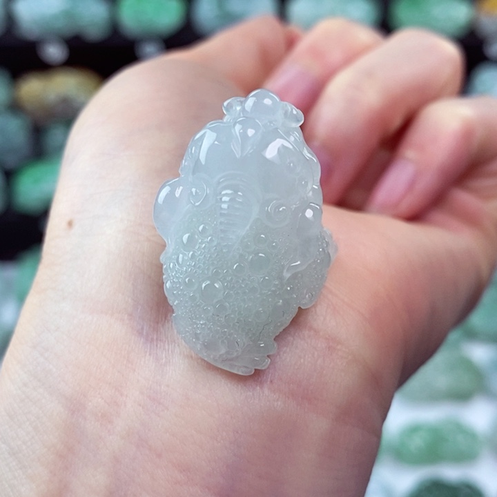 翡翠颈饰未镶嵌天然