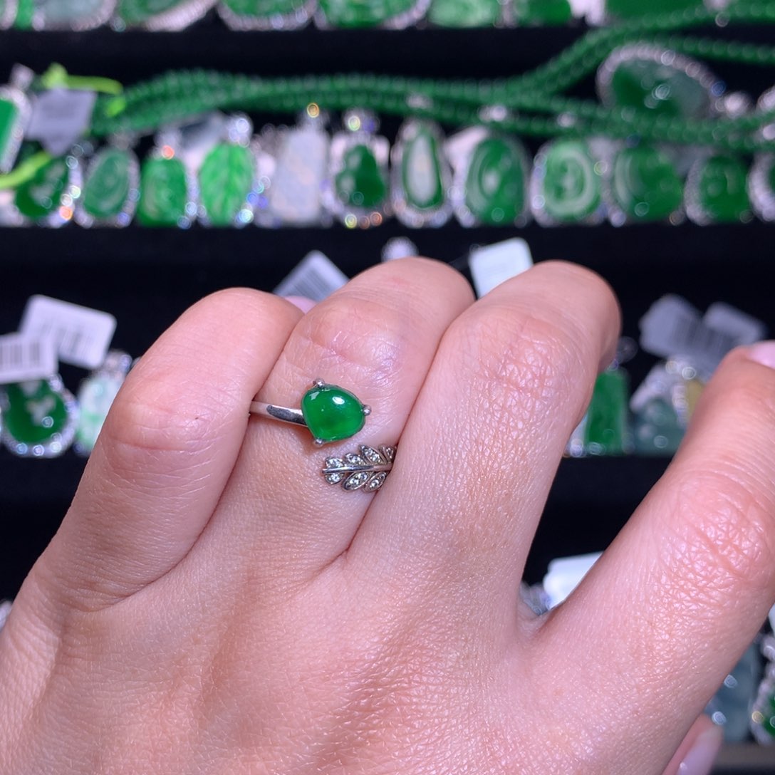 【闪购商品】银S925镶嵌戒指翡翠