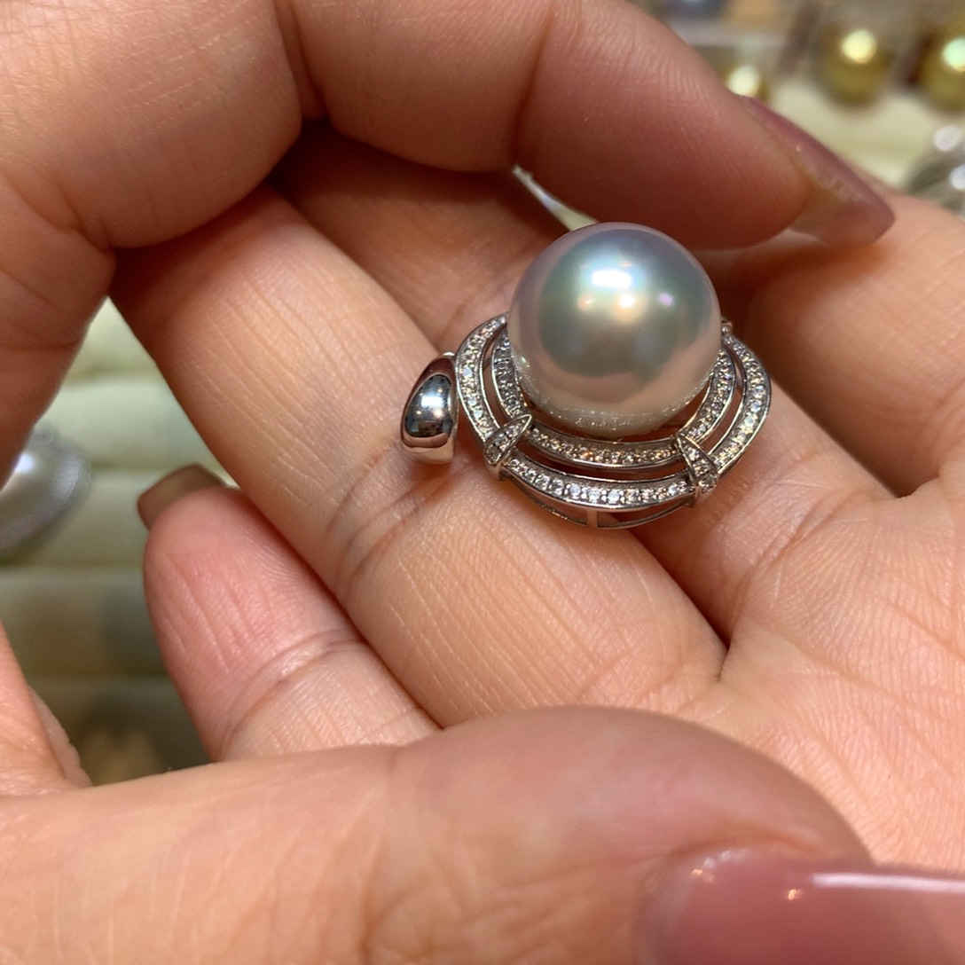 海水珍珠颈饰18K金镶嵌