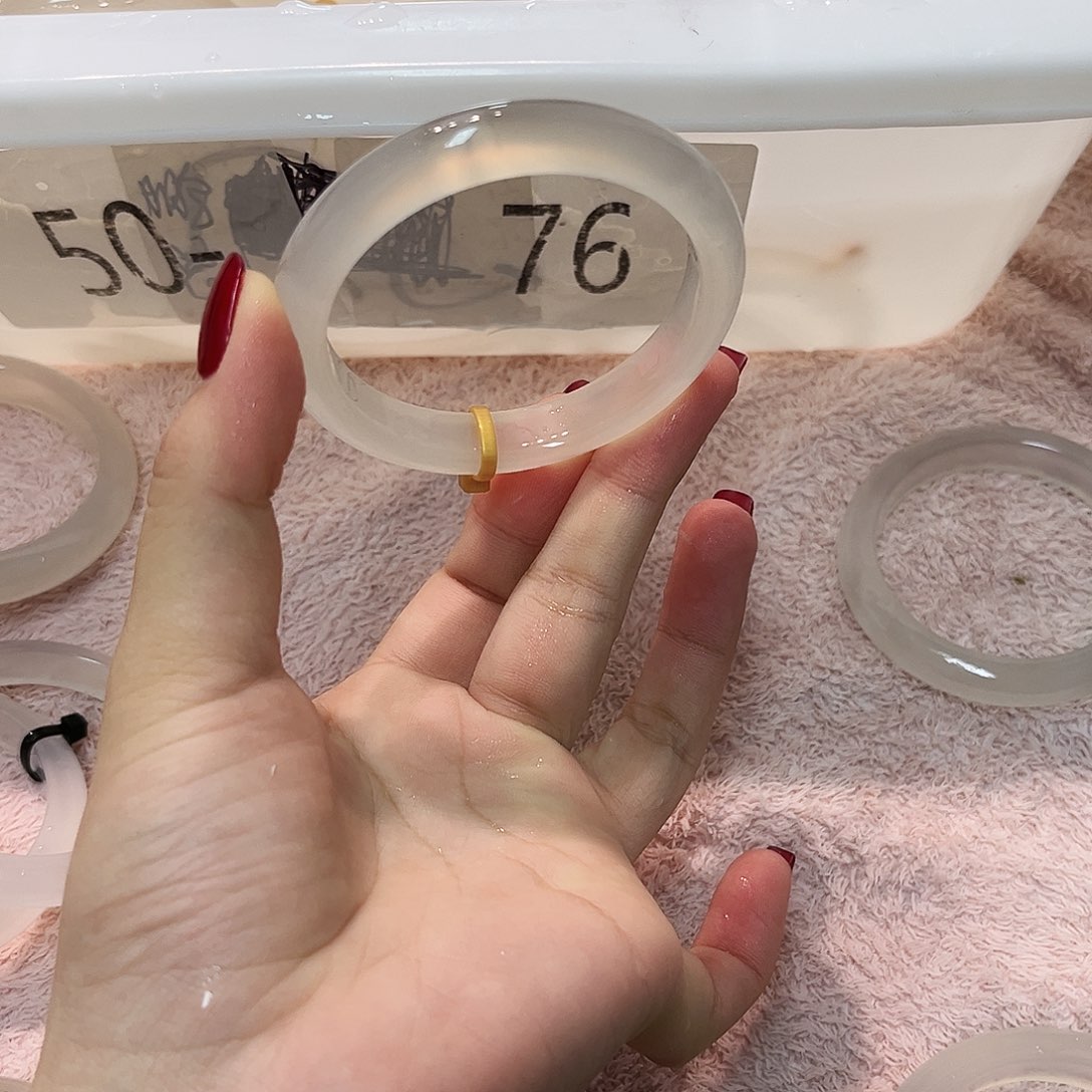 玛瑙/玉髓未镶嵌手镯A062