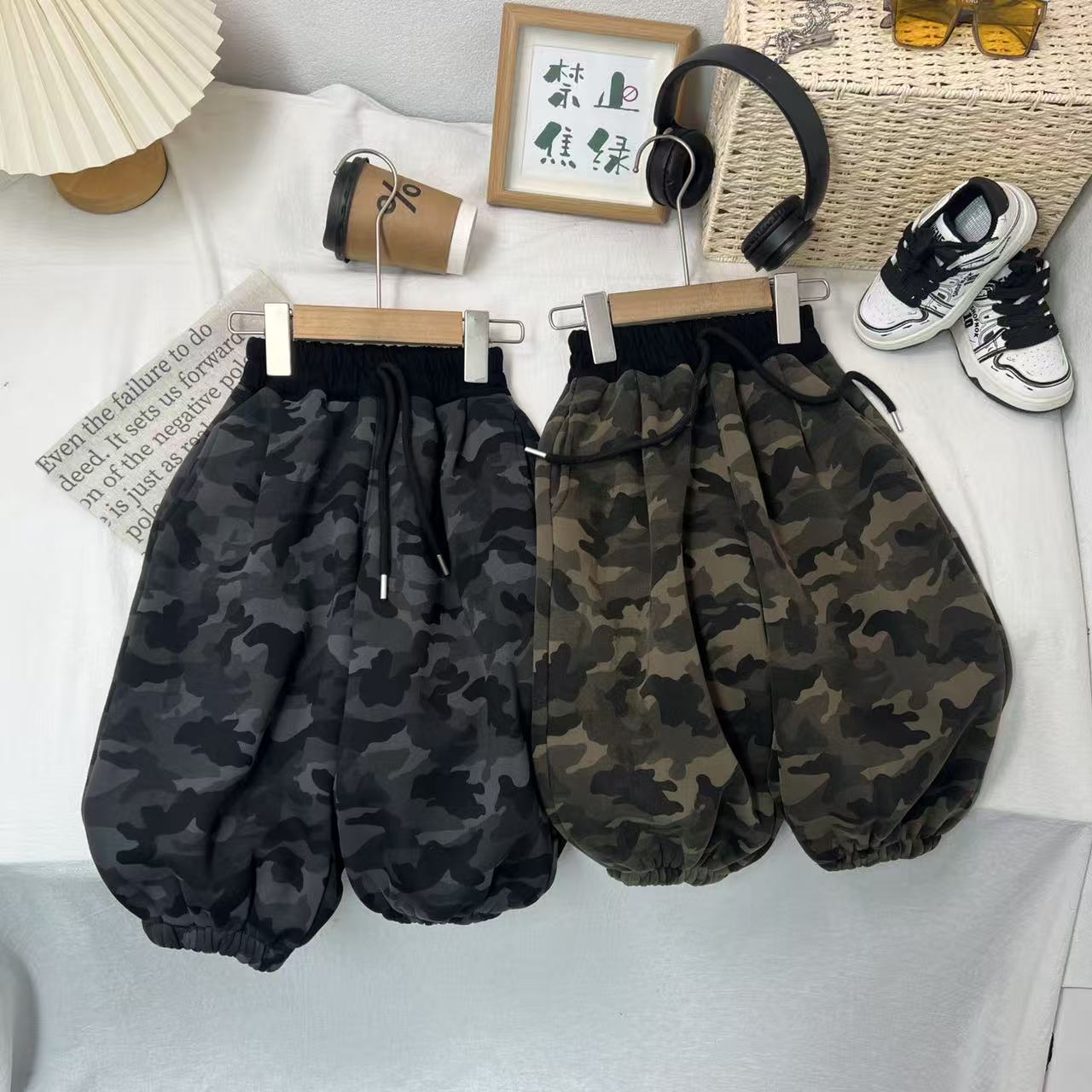 儿童加绒加厚迷彩休闲裤2025冬季新款女童男童3-7岁A-305