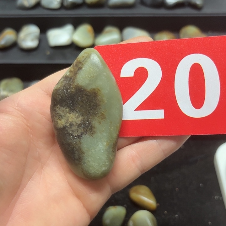 和田玉（糖玉）未镶嵌挂件