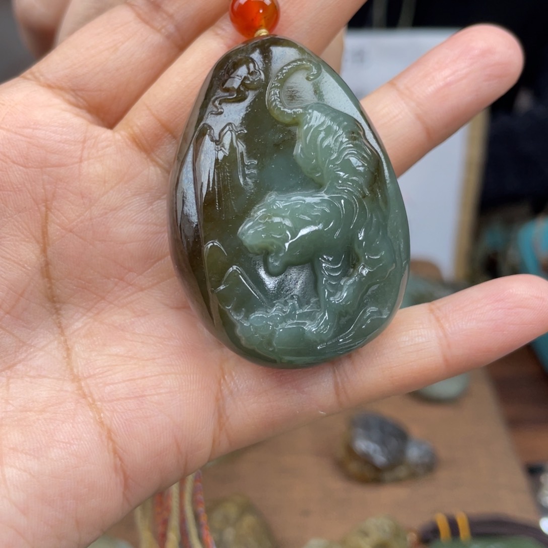 和田玉颈饰9K金镶嵌