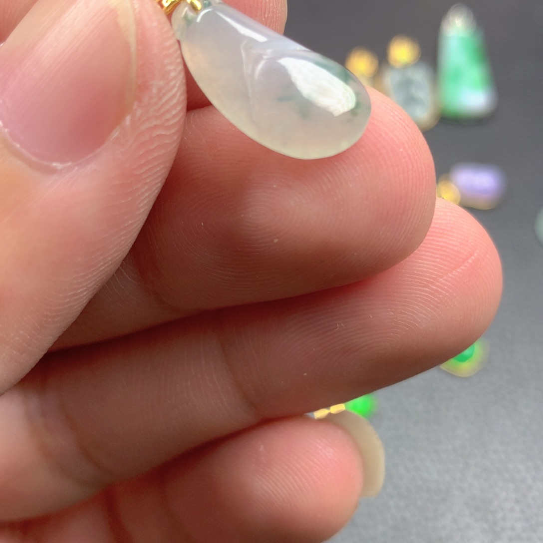 【闪购商品】颈饰18K金镶嵌翡翠翡翠