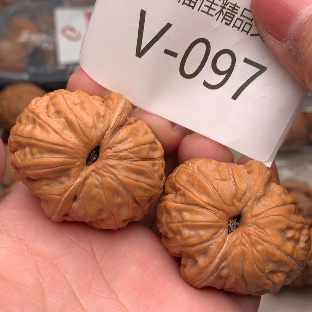 文玩核桃把件42元宝……