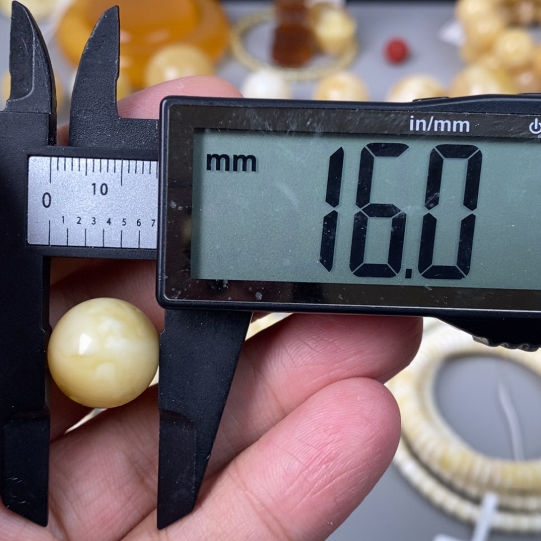 琥珀珠宝奇石未镶嵌有花粉